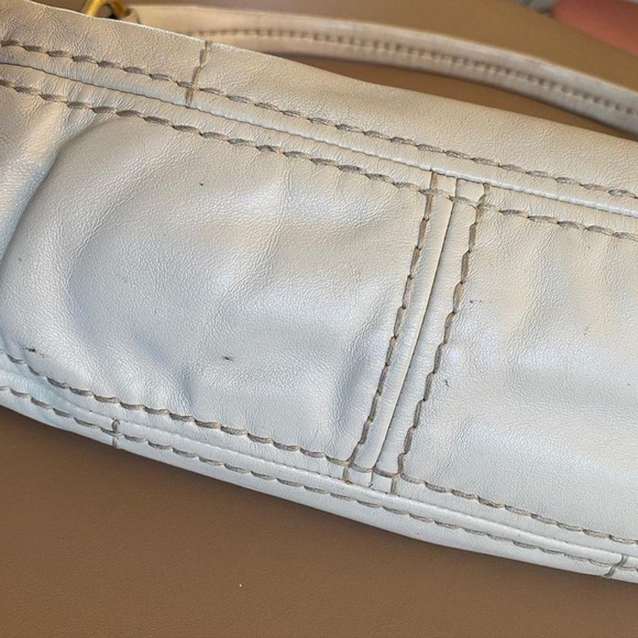 Authentic cream/white Prada shoulder bag used - Picture 10 of 16